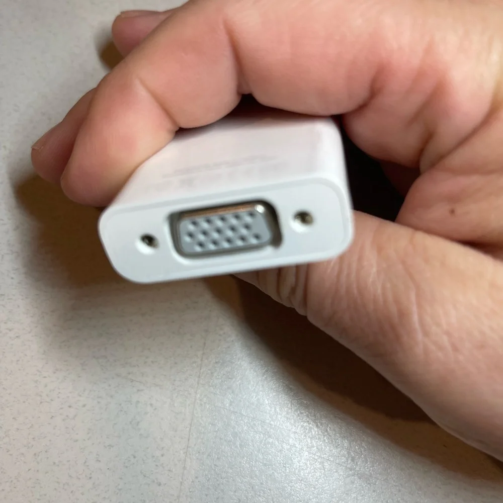 Genuine Apple Macbook Pro mini Display Port to VGA Adapter USED